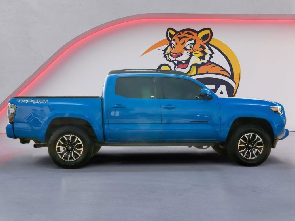 Used 2020 Toyota Tacoma TRD Sport w/ TRD Premium Sport Package AWD/4WD image 4