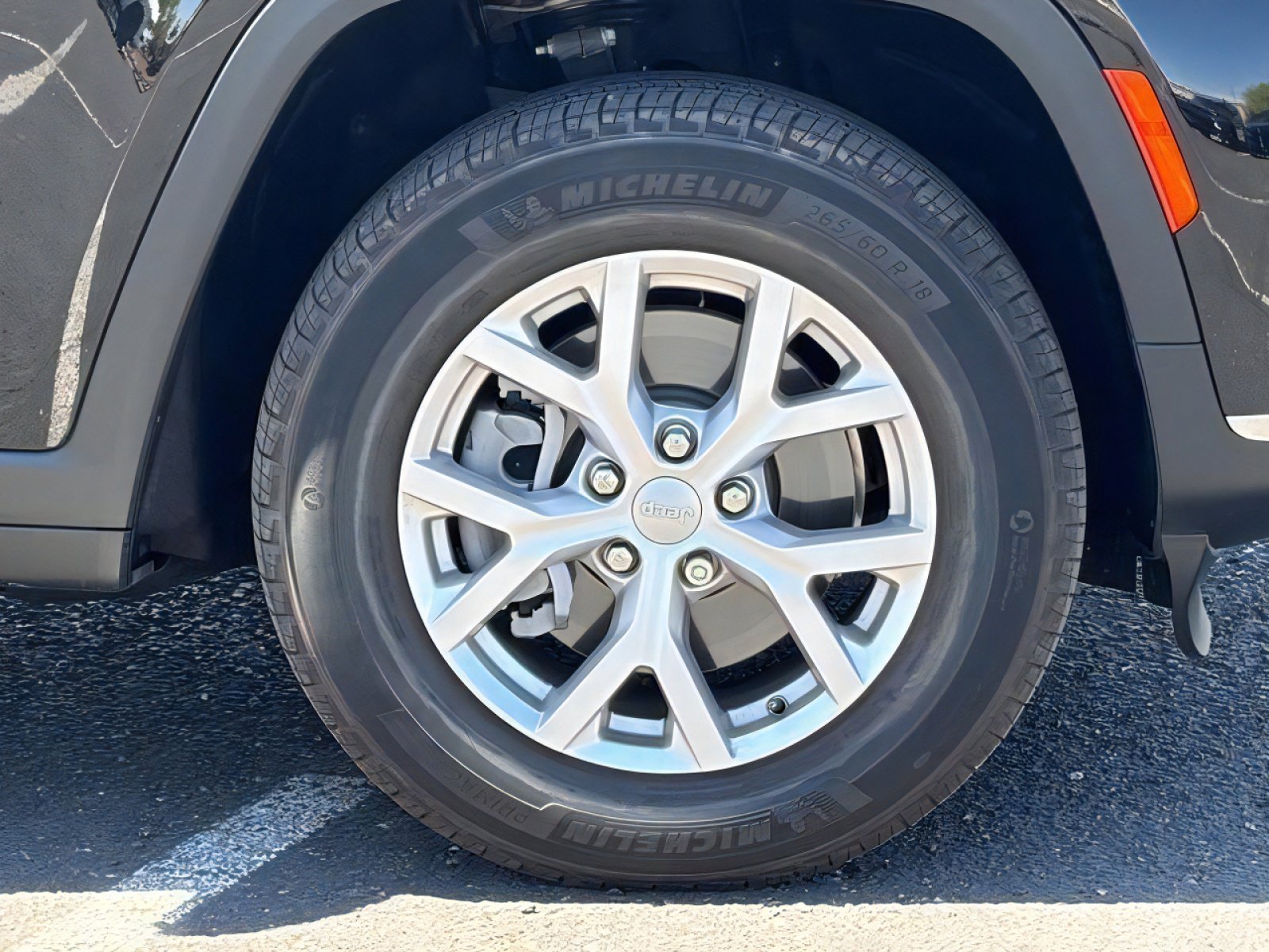 Used 2021 Jeep Grand Cherokee L Limited AWD/4WD image 9