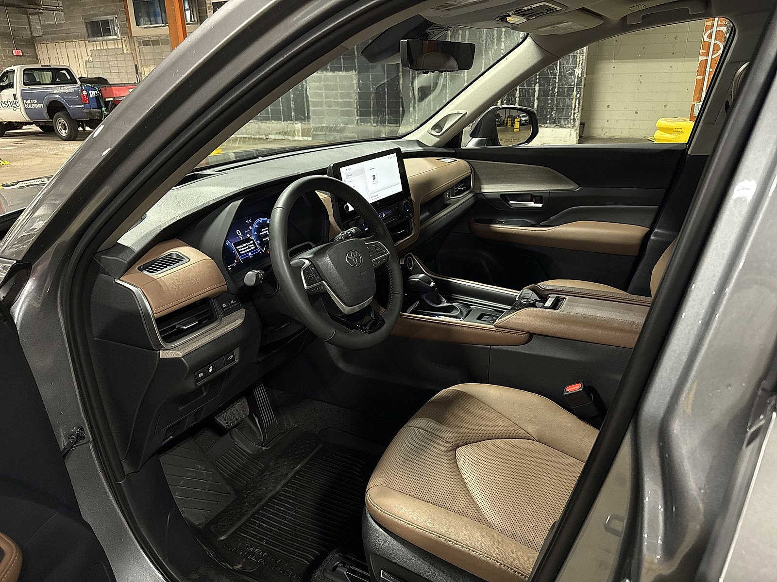 Used 2026 Toyota Grand Highlander Platinum image 32