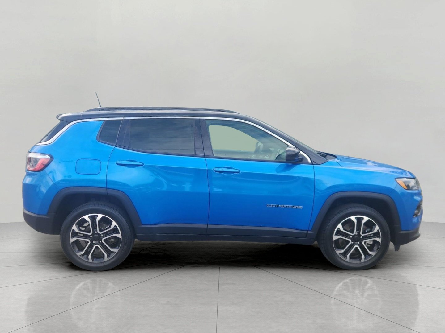 Used 2023 Jeep Compass Limited AWD/4WD image 5