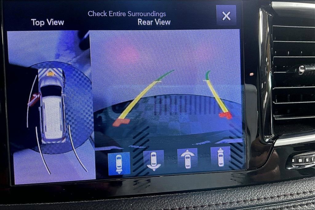 Used 2017 Chrysler Pacifica Limited w/ UConnect Theater Package FWD image 21