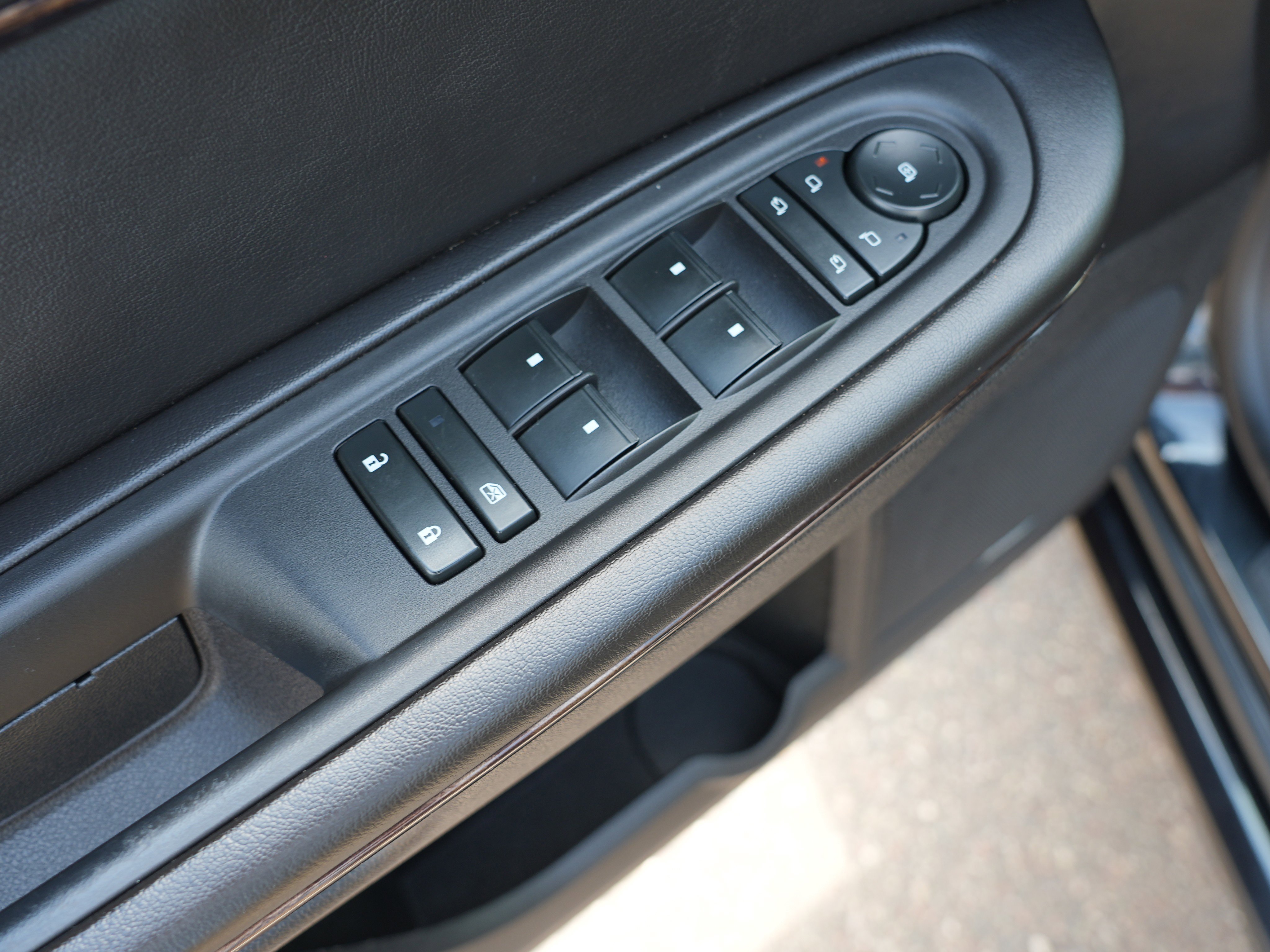 Used 2013 GMC Acadia Denali AWD/4WD image 16