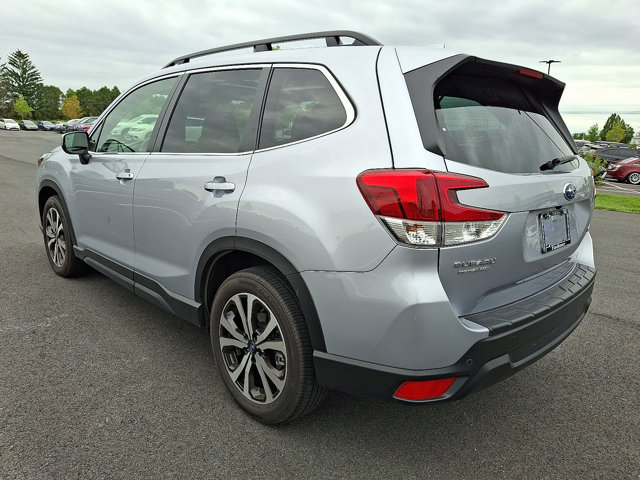 Used 2023 Subaru Forester Limited AWD/4WD image 6