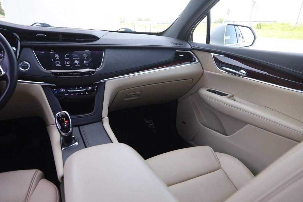 Used 2019 Cadillac XT5 Premium Luxury FWD image 25