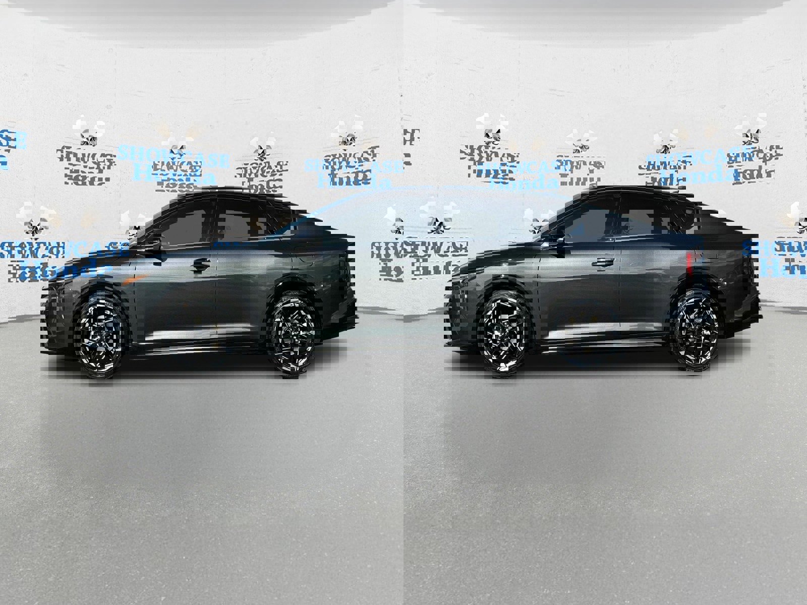 Used 2025 Kia K4 GT-Line w/ GT-Line Premium Package image 4