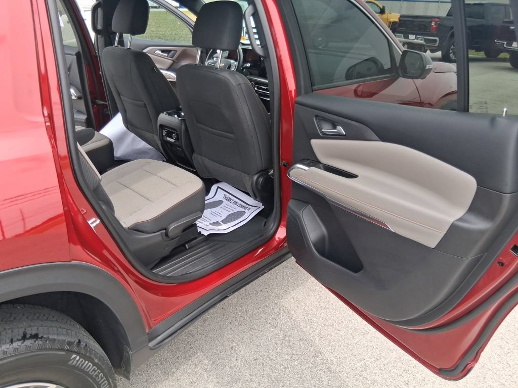 Used 2024 Chevrolet Traverse LT AWD/4WD image 28