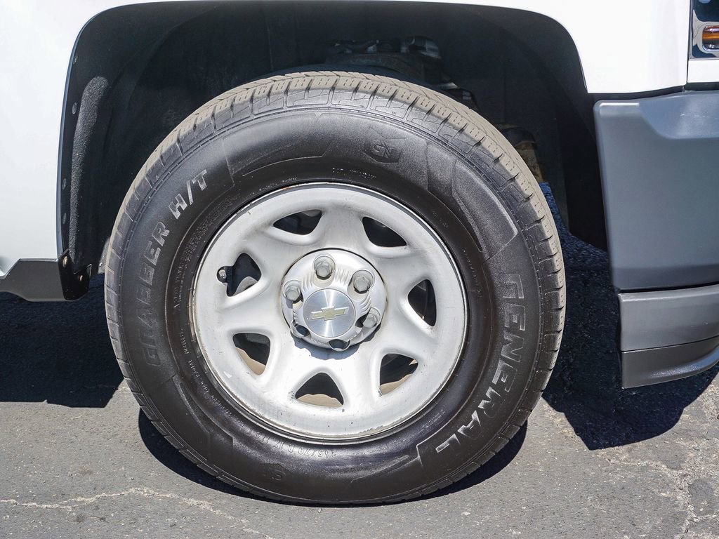 Used 2018 Chevrolet Silverado 1500 W/T w/ Trailering Package image 9