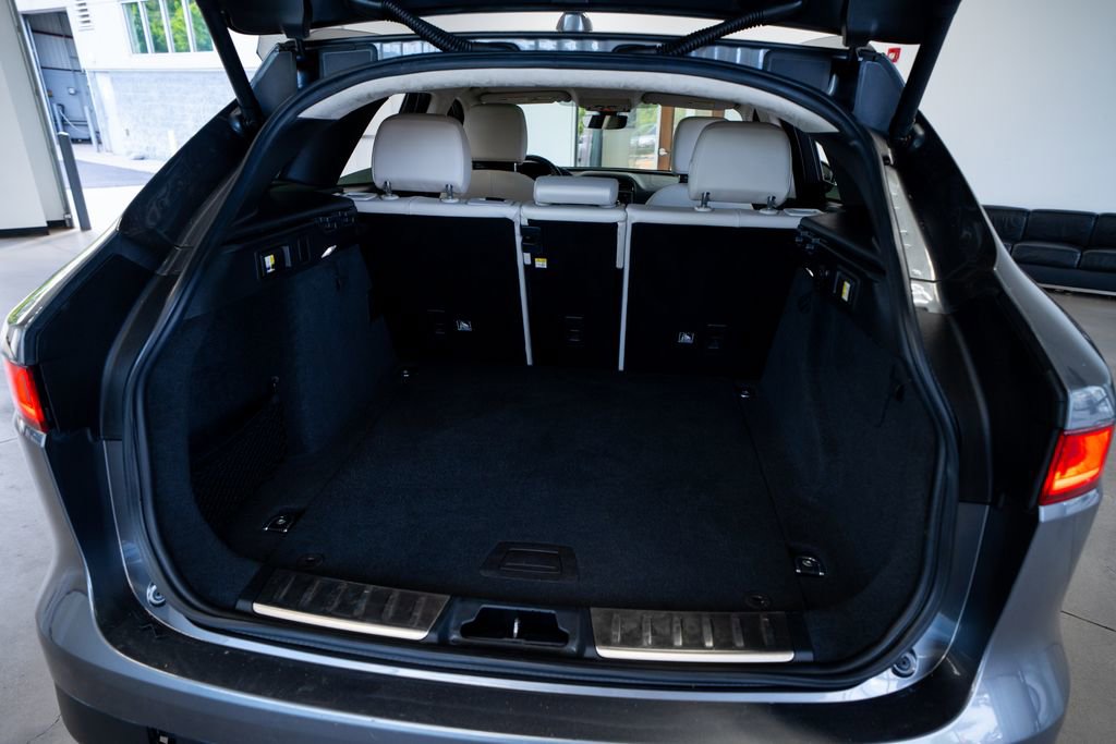 Used 2019 Jaguar F-PACE Prestige AWD/4WD image 48