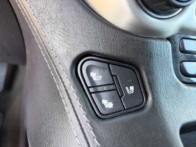 Used 2017 GMC Yukon SLT w/ Premium Edition AWD/4WD image 24