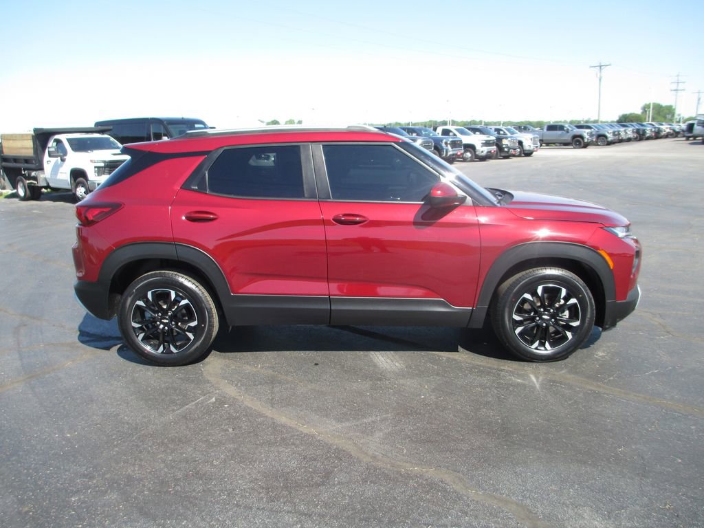 Used 2023 Chevrolet TrailBlazer LT w/ Convenience Package FWD image 4