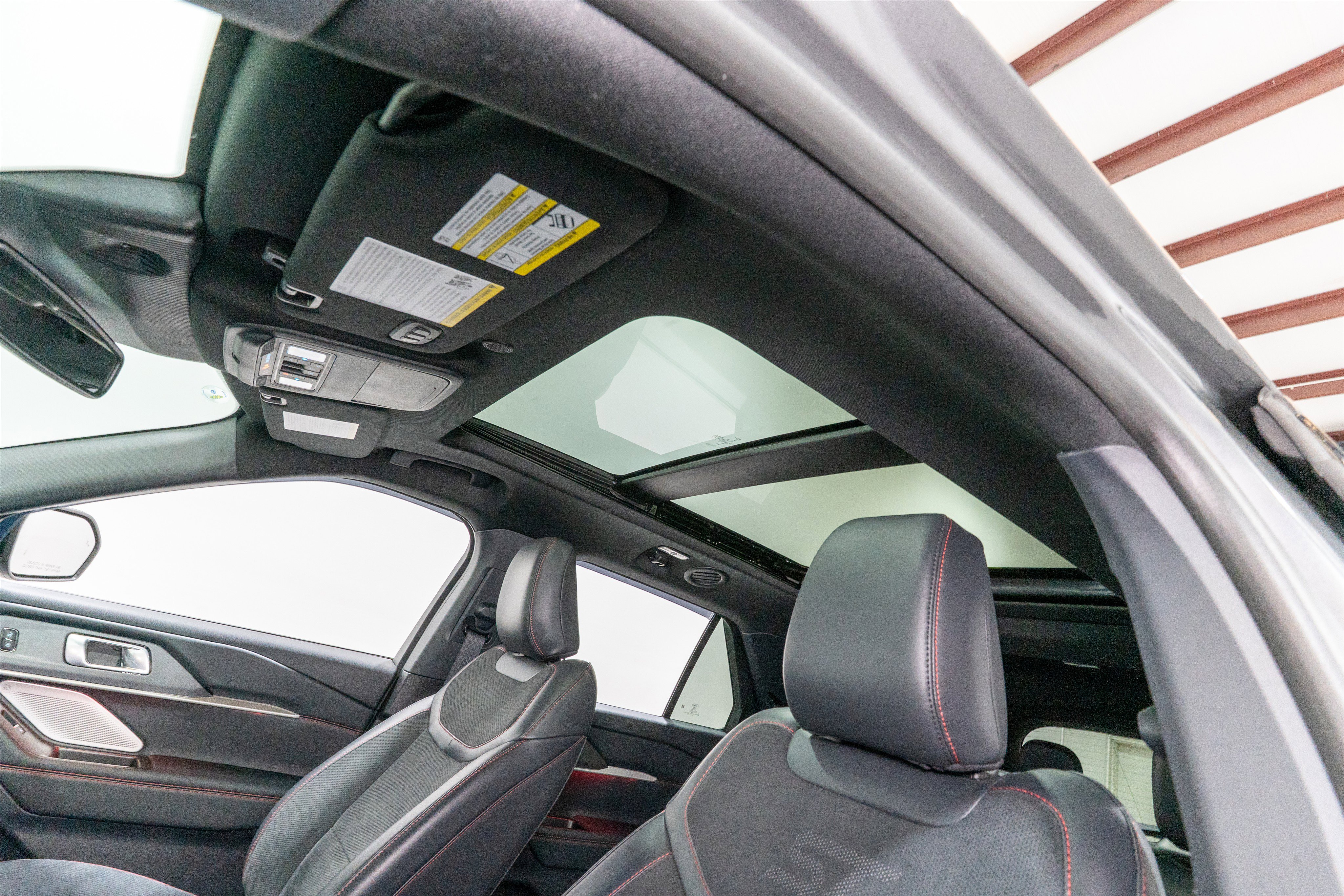 Used 2025 Ford Explorer ST w/ Sun And Sound Package image 17