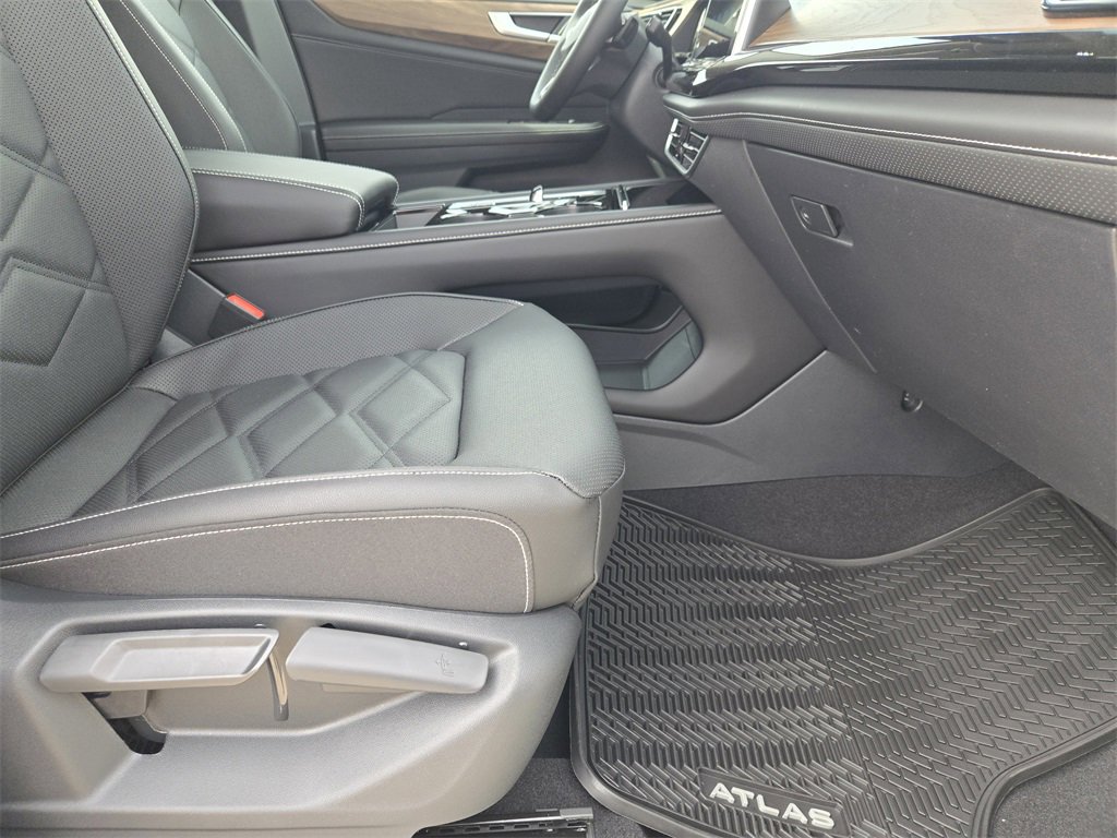 New 2026 Volkswagen Atlas SE image 11