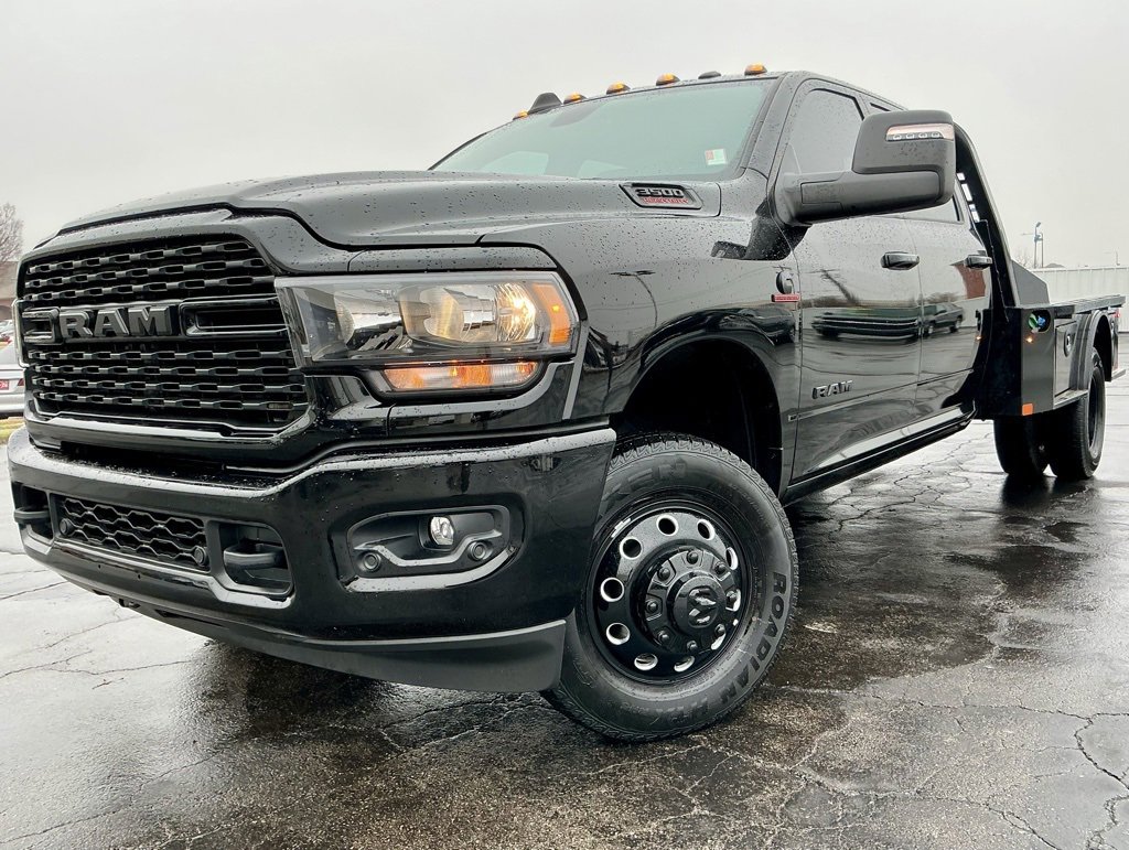 Used 2024 RAM 3500 Big Horn w/ Night Edition image 3