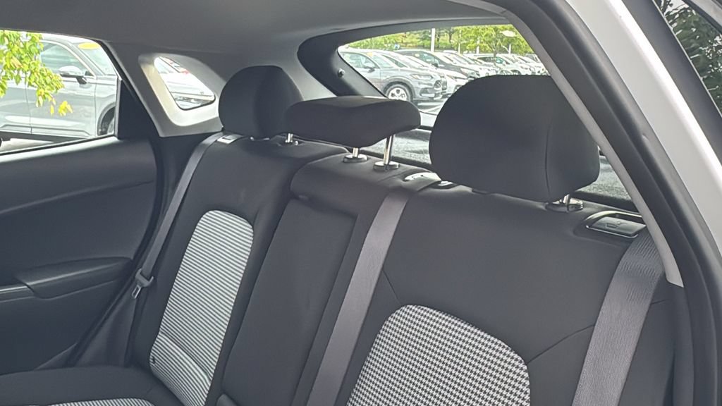 Used 2023 Hyundai Kona SE FWD image 21