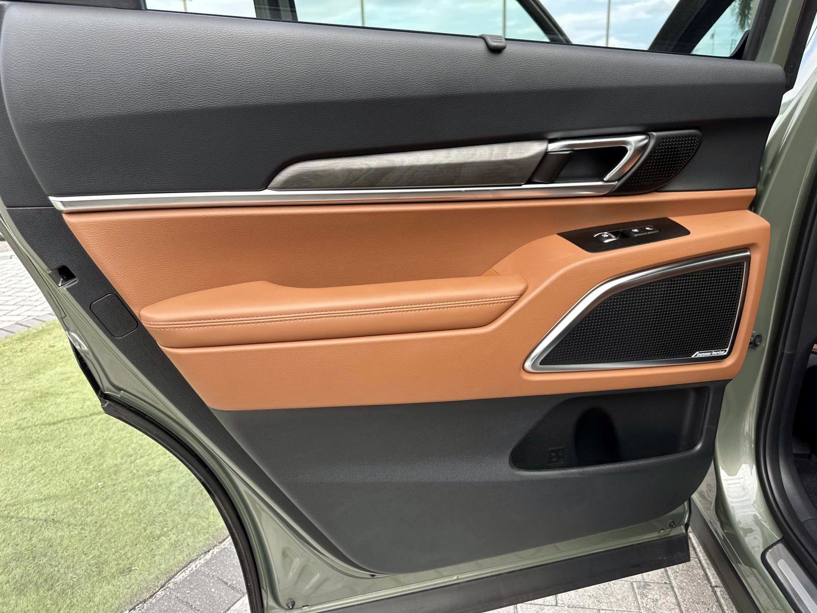 Used 2025 Kia Telluride SX Prestige X-Line image 12