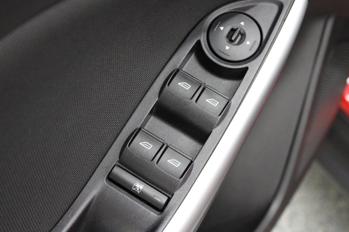 Used 2012 Ford Focus SE FWD image 12