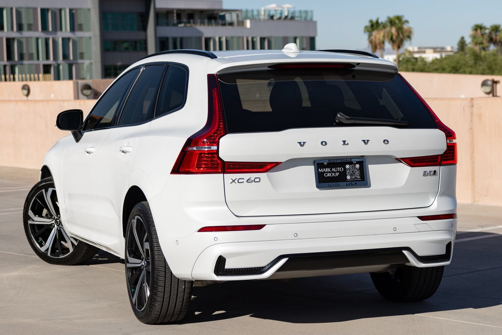 Used 2023 Volvo XC60 B5 Ultimate w/ Protection Package AWD/4WD image 14