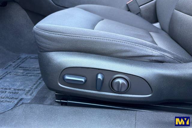 Used 2024 Chevrolet Malibu LT FWD image 13