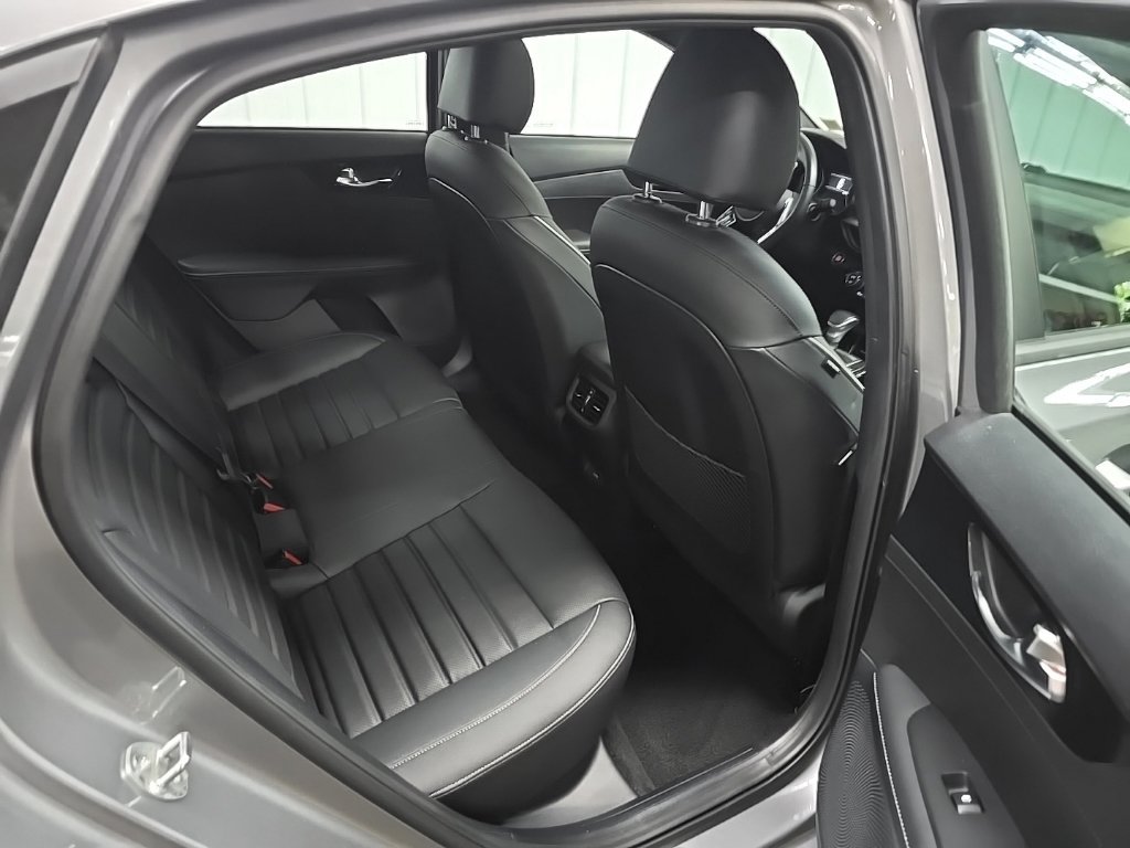 Used 2024 Kia Forte GT-Line w/ GT-Line Premium Package FWD image 18