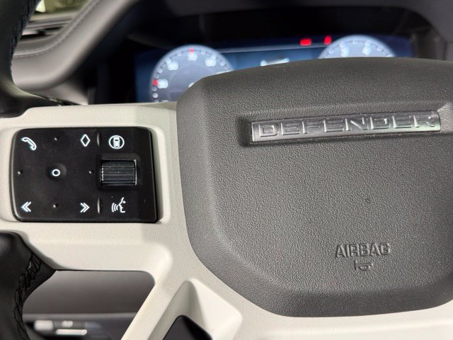 Used 2026 Land Rover Defender 110 X-Dynamic SE AWD/4WD image 30