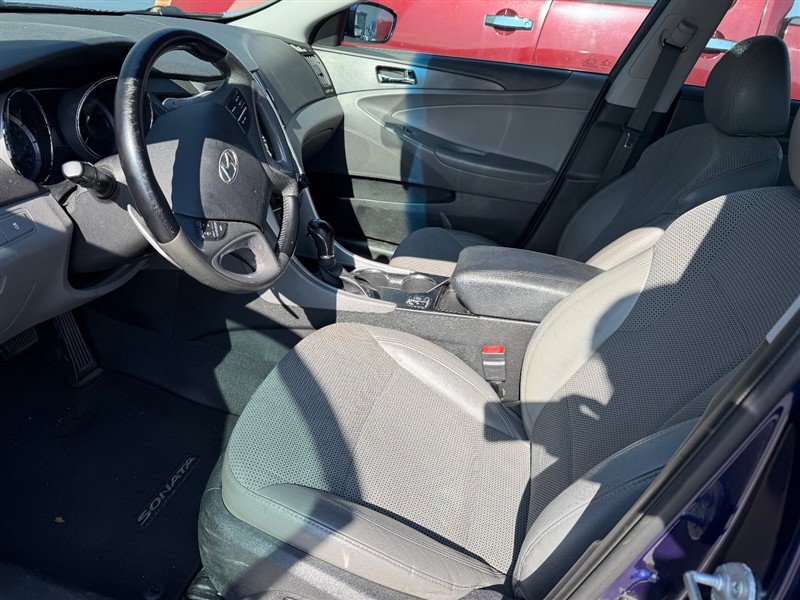 Used 2013 Hyundai Sonata SE w/ Navigation & Sunroof Pkg image 6