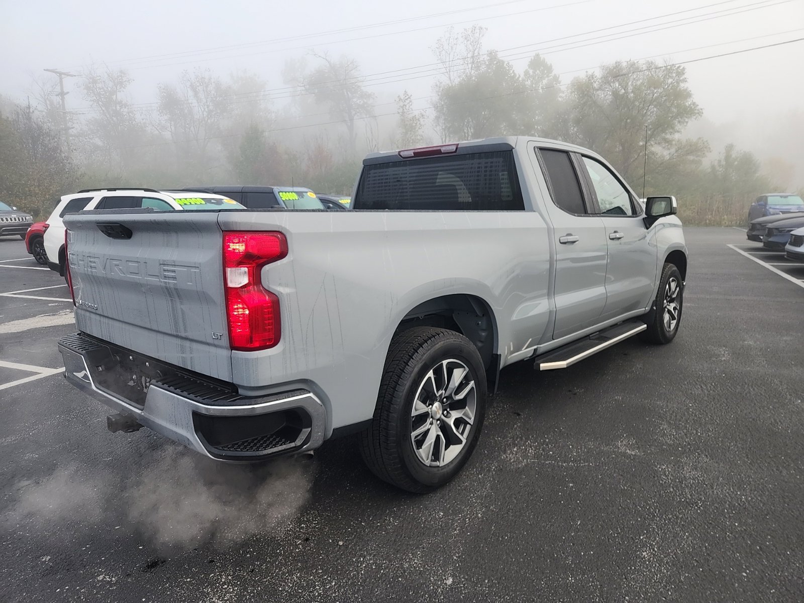 Used 2024 Chevrolet Silverado 1500 LT AWD/4WD image 5