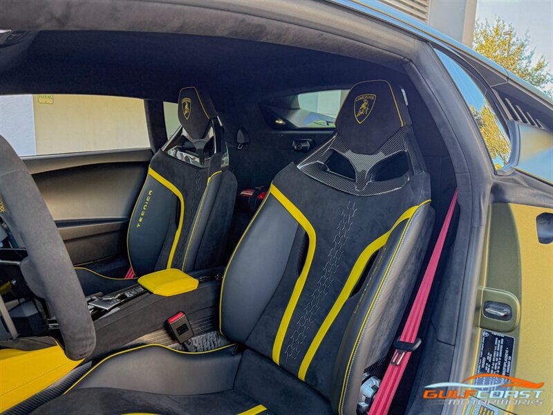 Used 2023 Lamborghini Huracan Tecnica RWD image 20