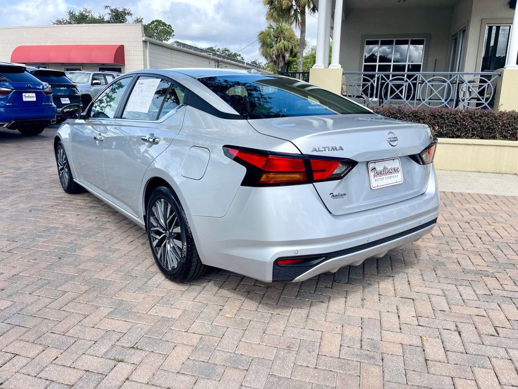 Used 2024 Nissan Altima 2.5 SV image 3