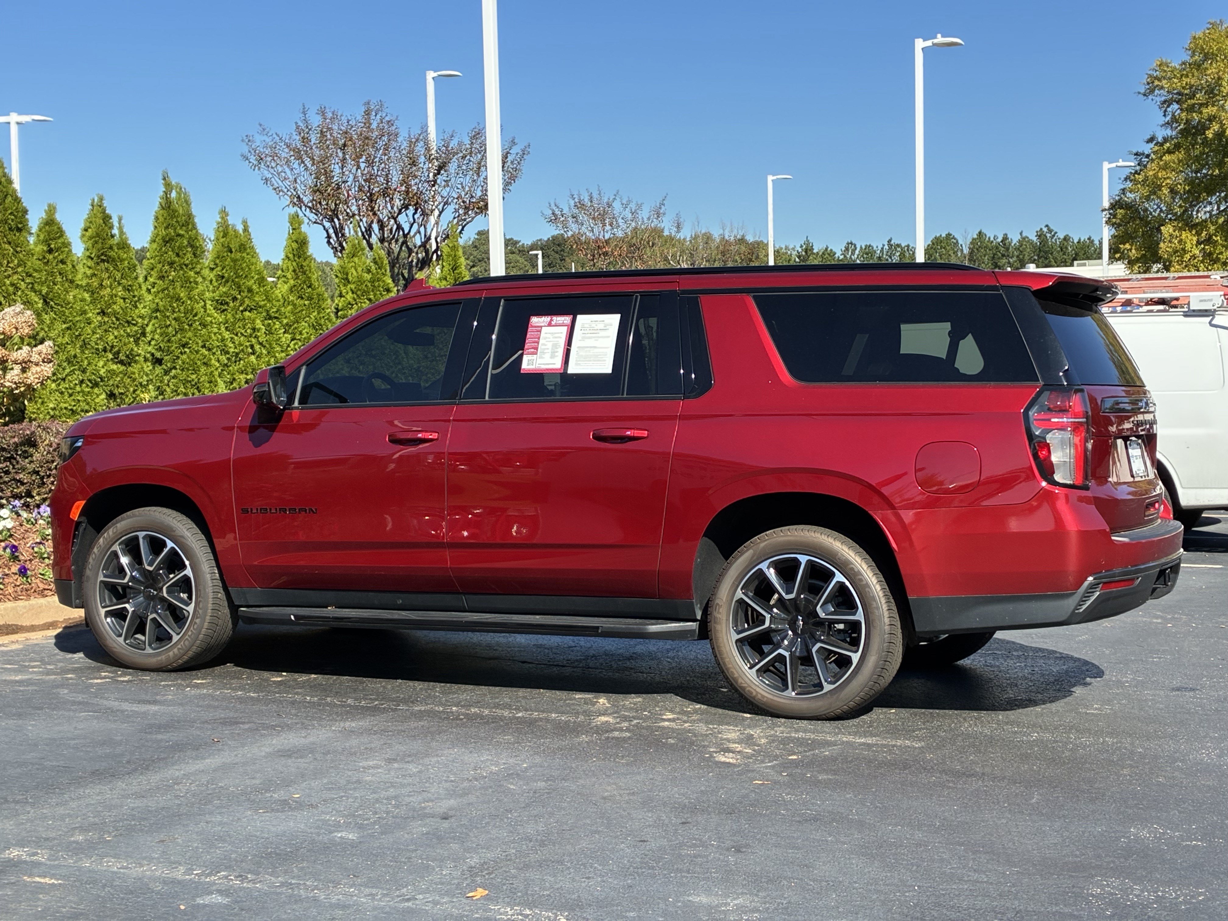 Used 2022 Chevrolet Suburban RST w/ Luxury Package AWD/4WD image 9