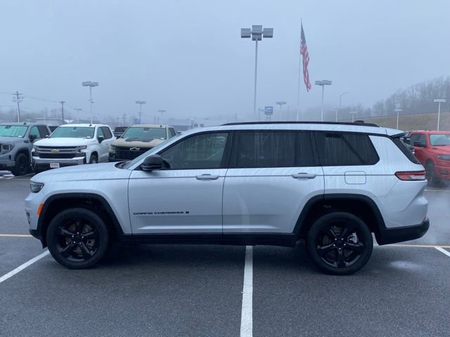 Used 2024 Jeep Grand Cherokee L Altitude image 2