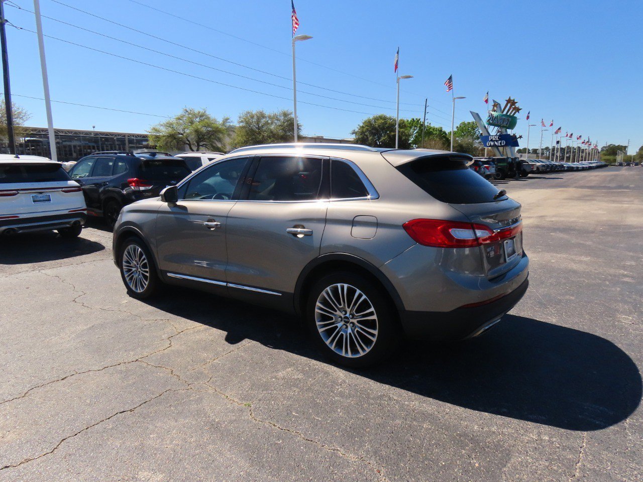Used 2016 Lincoln MKX Reserve w/ Climate Package image 17