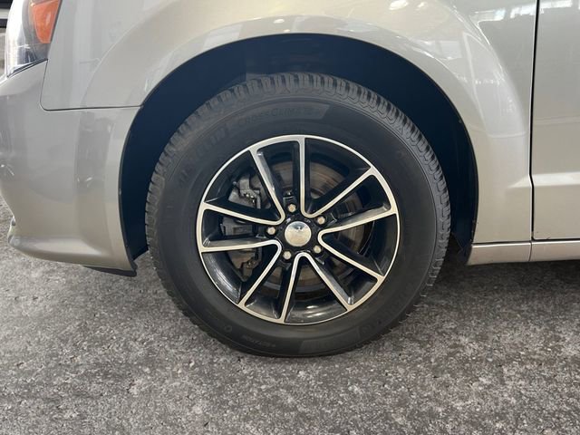 Used 2019 Dodge Grand Caravan GT image 12