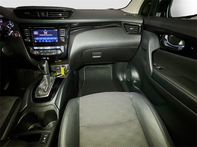 Used 2022 Nissan Rogue Sport SV w/ Technology Package image 32