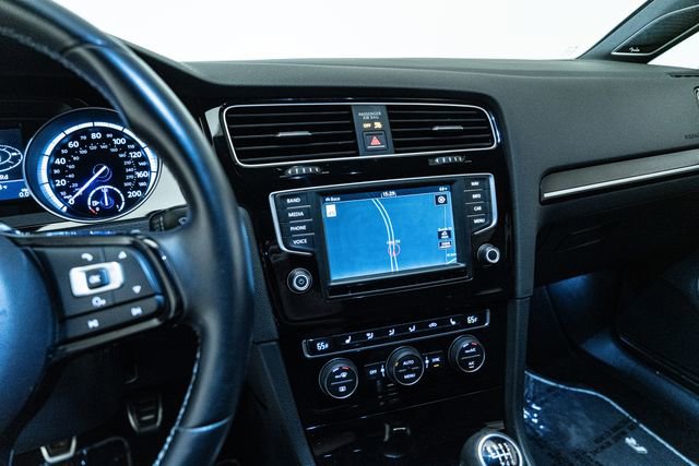 Used 2017 Volkswagen Golf 4-Door image 25