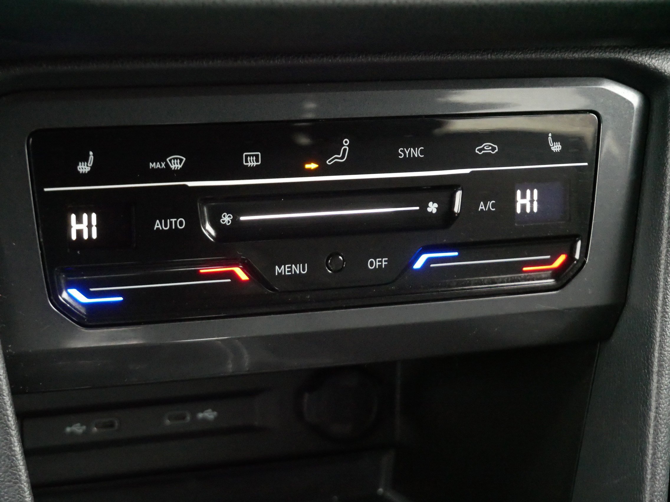 Certified 2023 Volkswagen Tiguan SE R-Line image 23