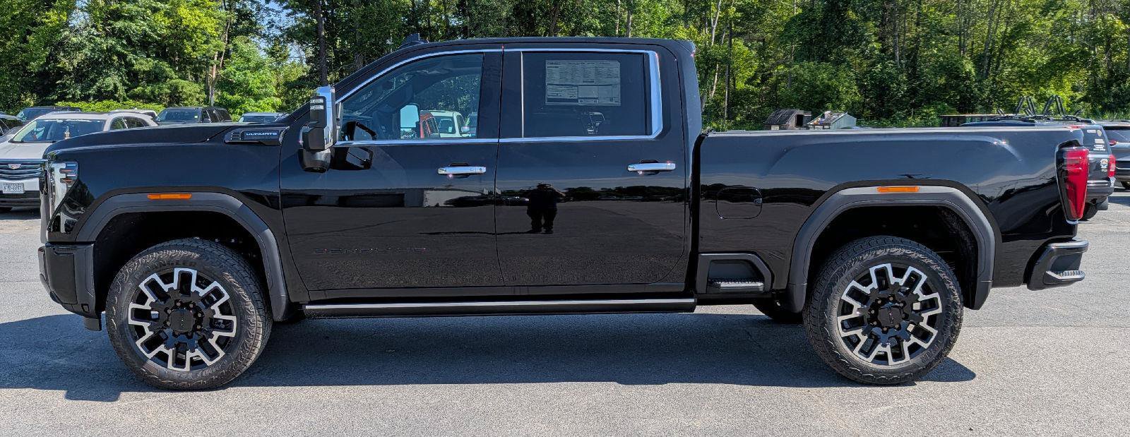 New 2026 GMC Sierra 2500 Denali Ultimate w/ LPO, Black Badging Package AWD/4WD image 6