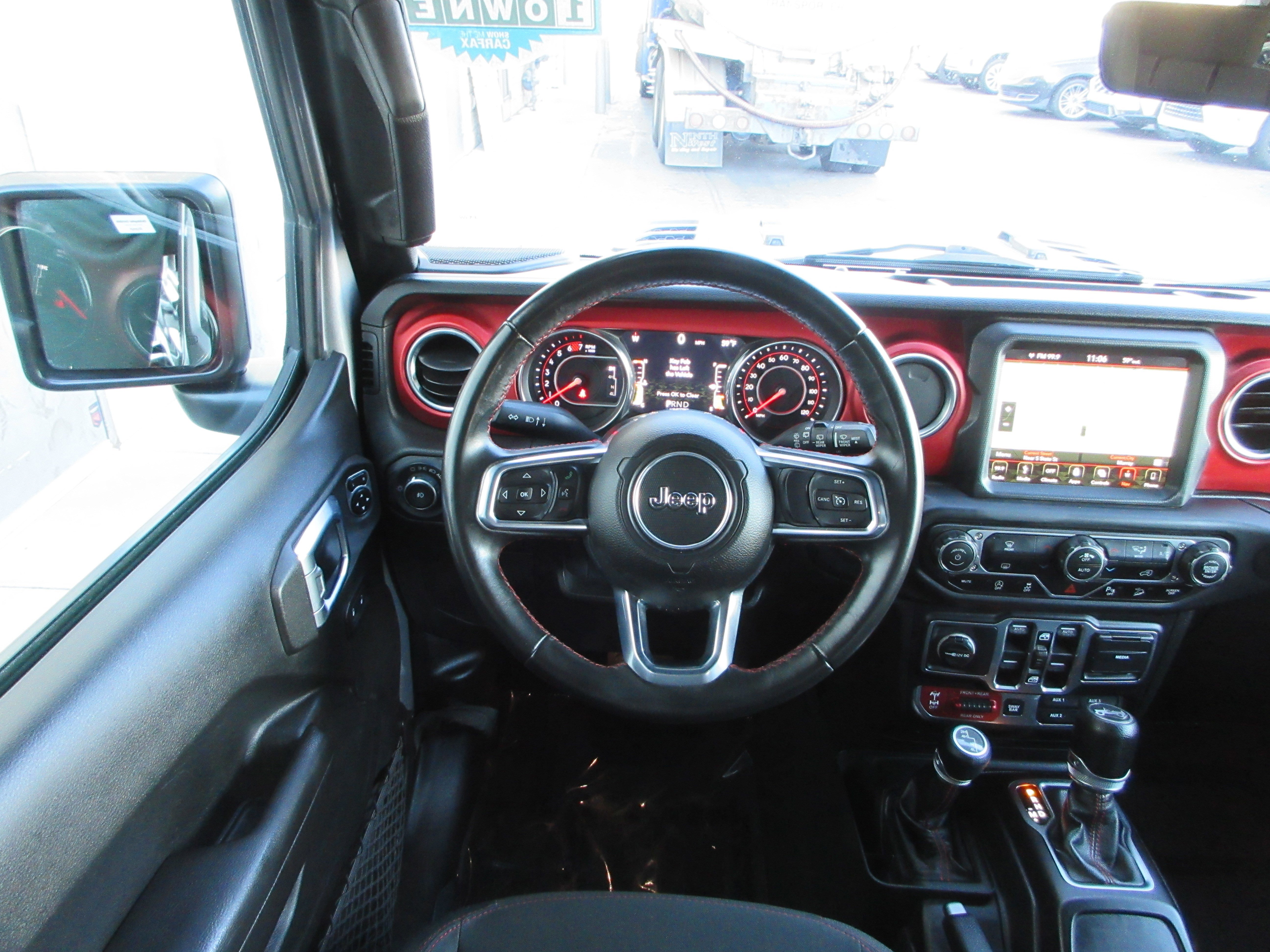 Used 2018 Jeep Wrangler Unlimited Rubicon image 37