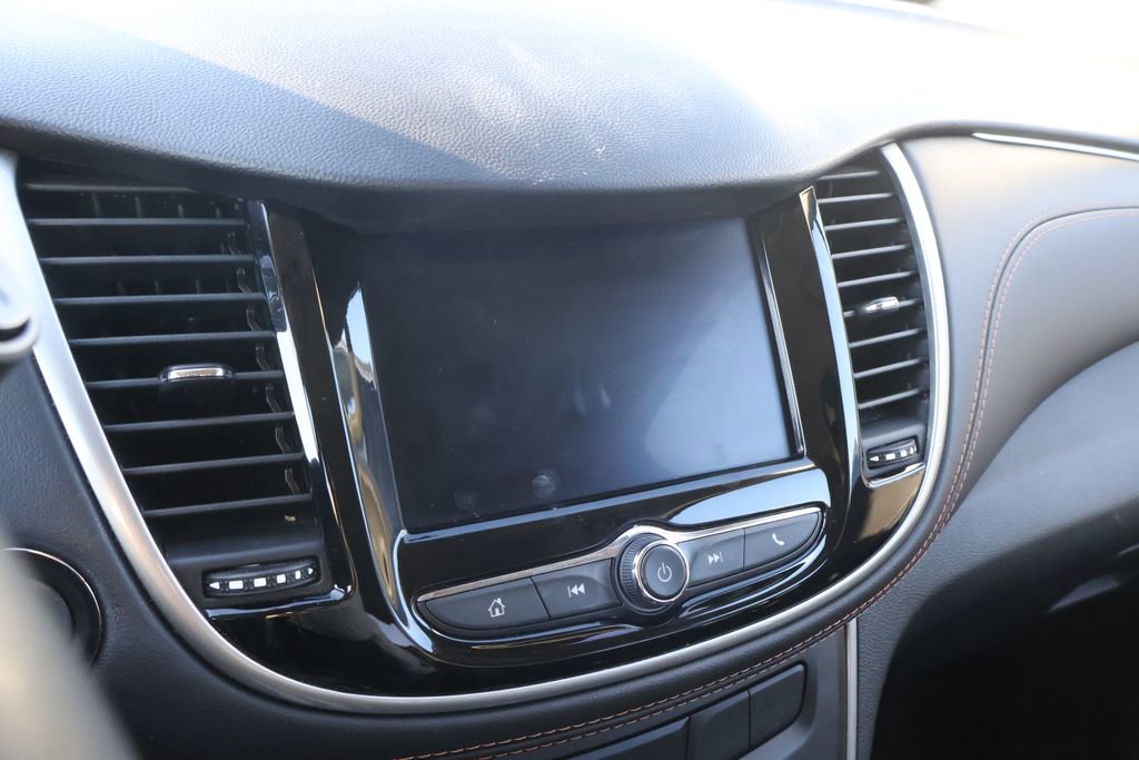 Used 2022 Chevrolet Trax LT w/ LT Convenience Package image 19
