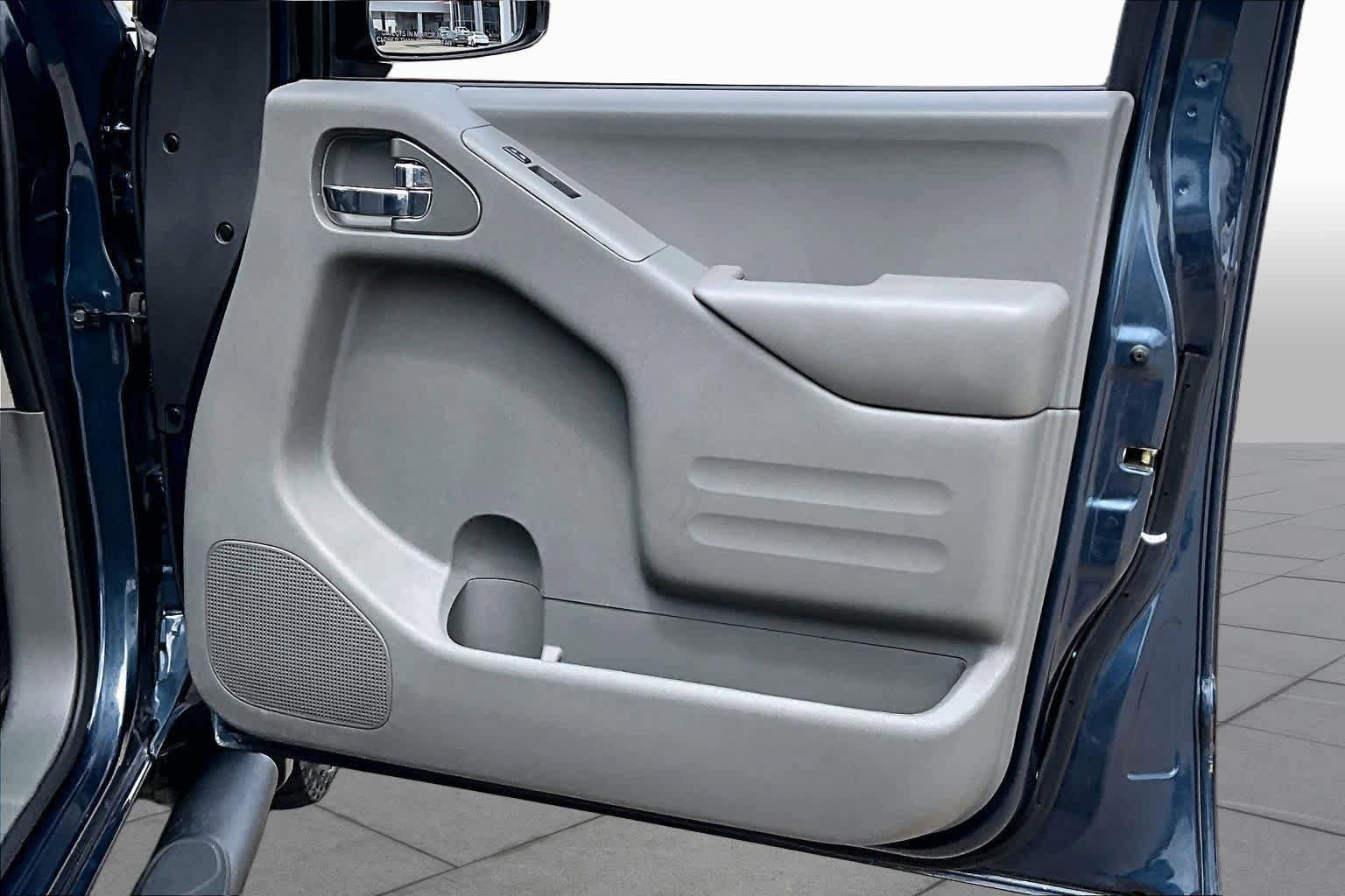 Used 2020 Nissan Frontier SV w/ Midnight Edition Floor Mats AWD/4WD image 22