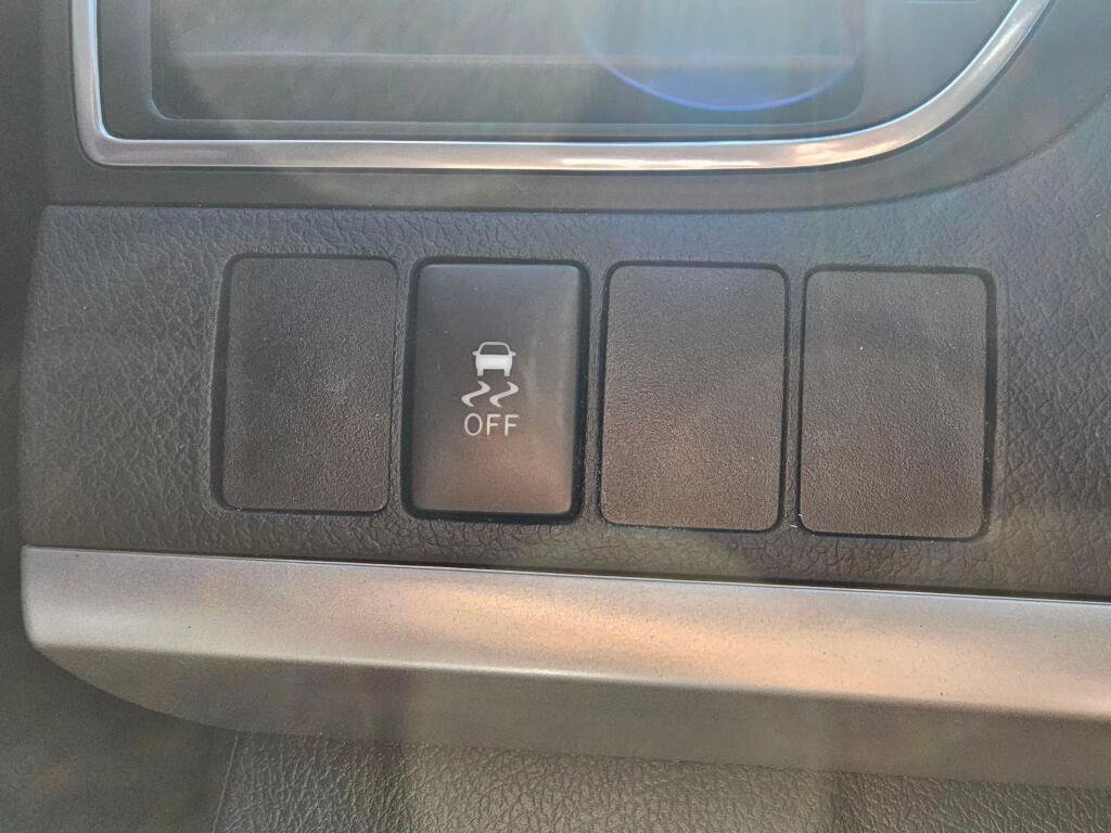 Used 2016 Toyota Camry SE FWD image 23