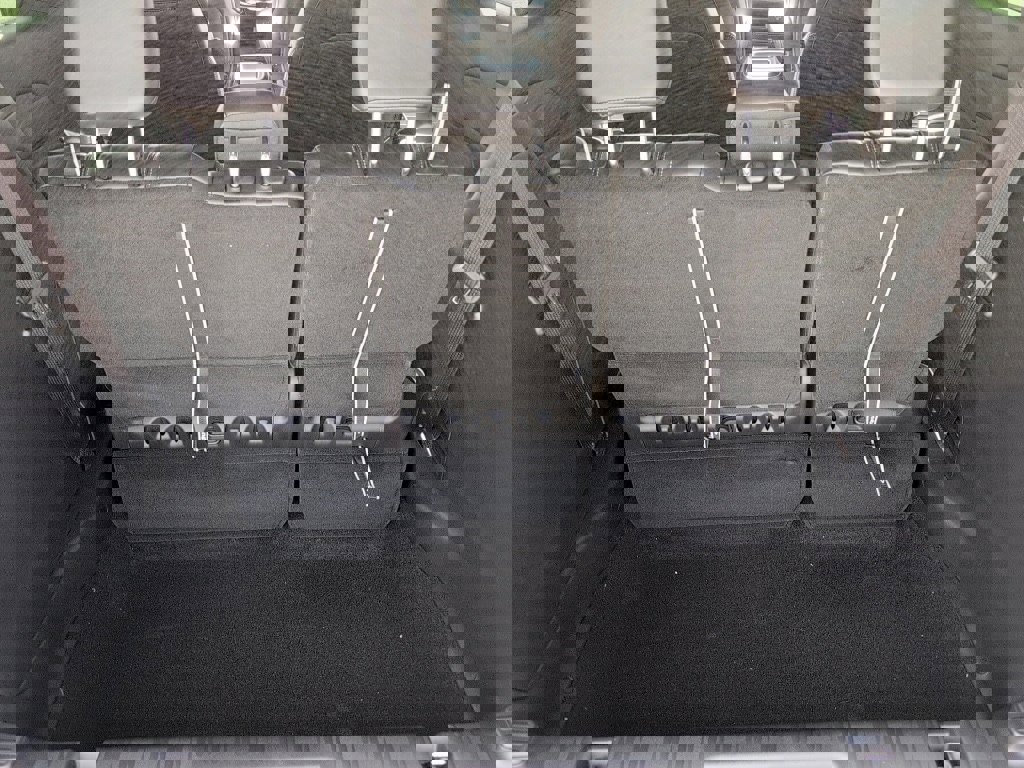 New 2026 Chrysler Pacifica Select image 12