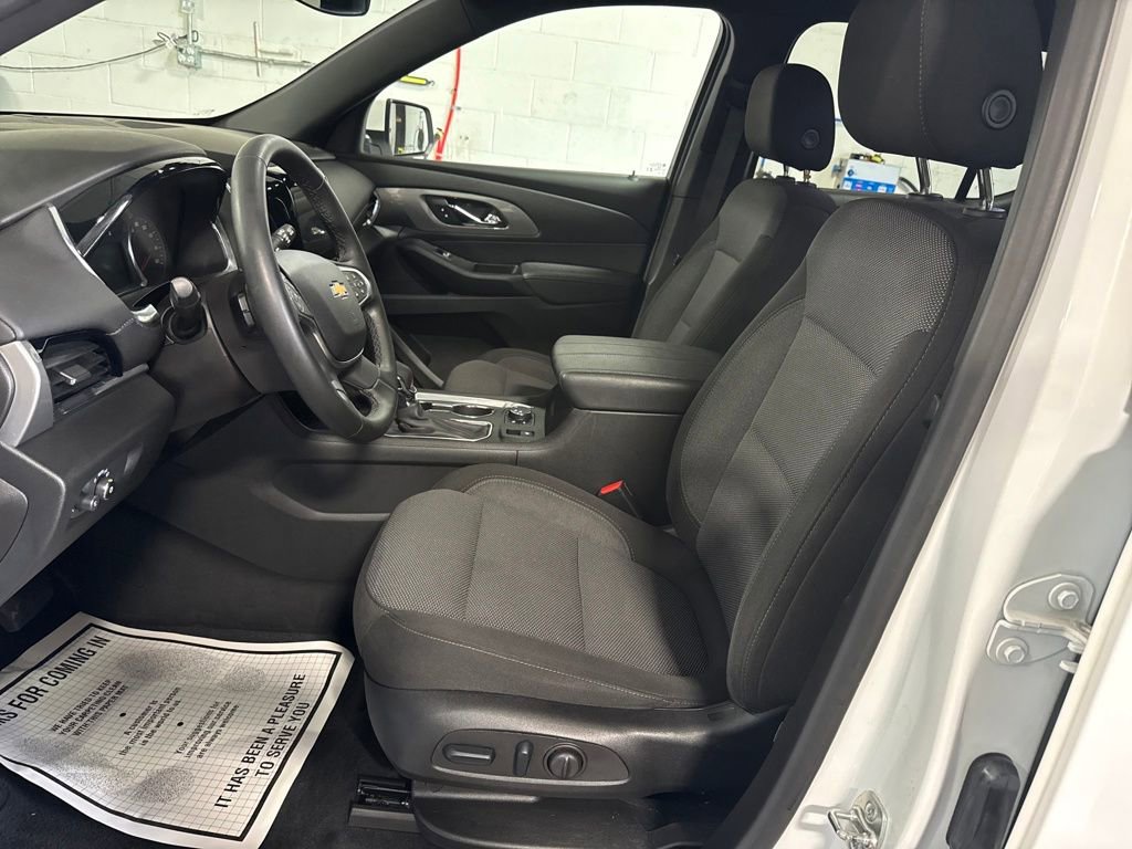Used 2023 Chevrolet Traverse LT image 10
