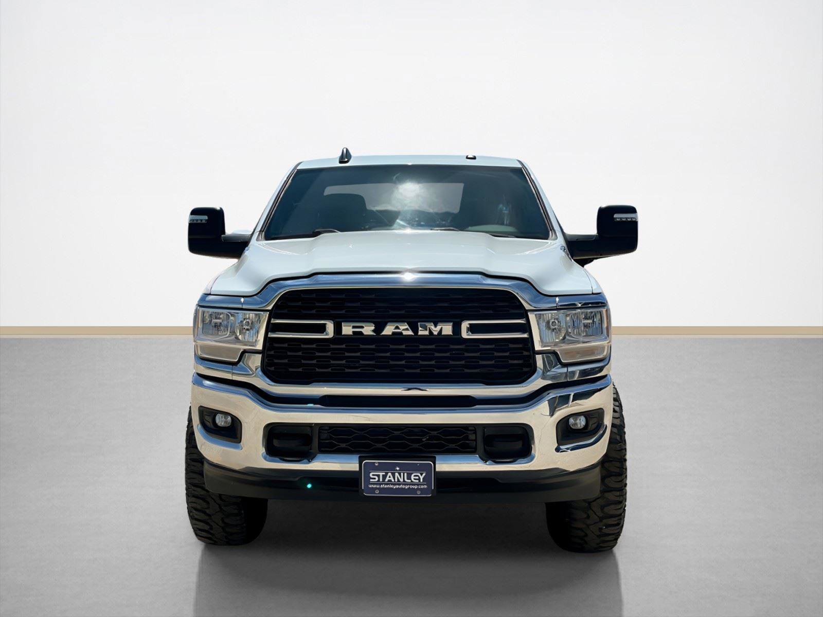 Used 2024 RAM 2500 Big Horn AWD/4WD image 2