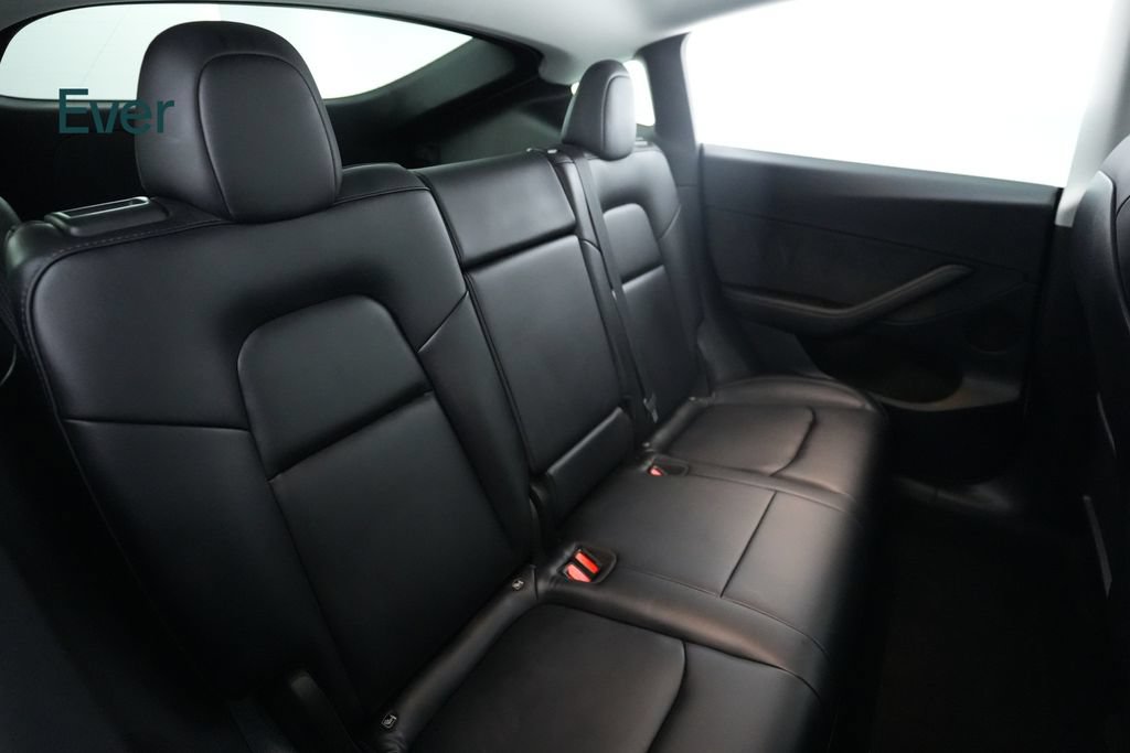 Used 2022 Tesla Model Y Long Range AWD/4WD image 5