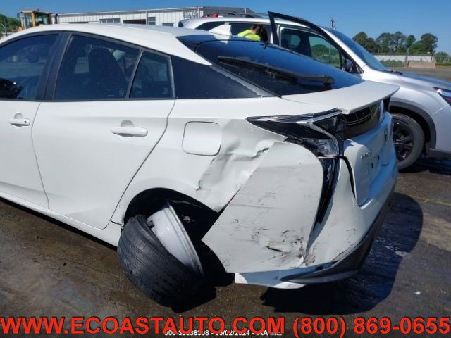 Used 2016 Toyota Prius Four Touring FWD image 13