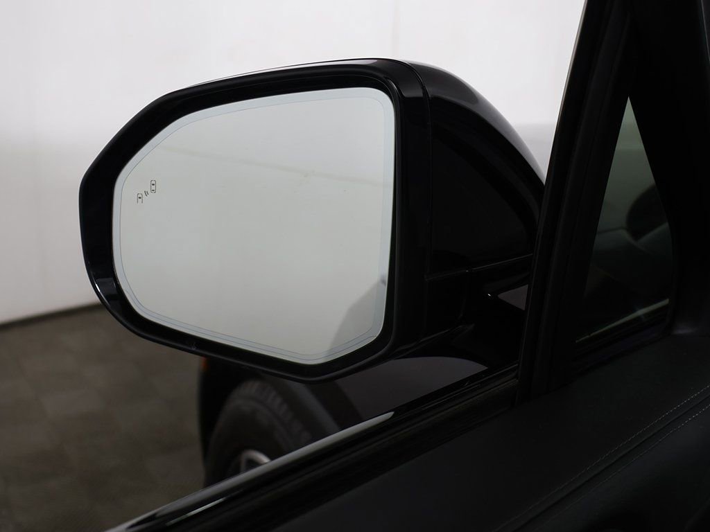 Used 2024 Rivian R1S Adventure image 31