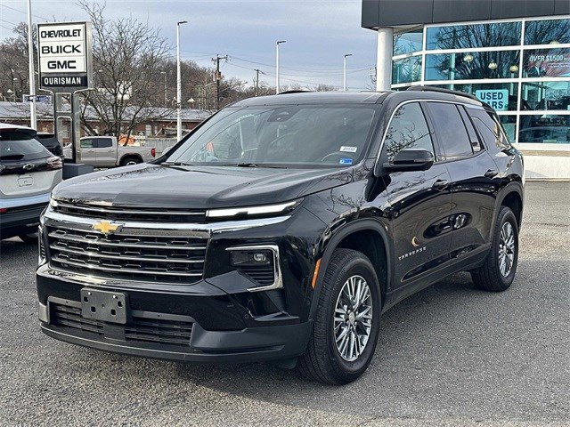 Used 2025 Chevrolet Traverse LT w/ Enhanced Driving Package image 5