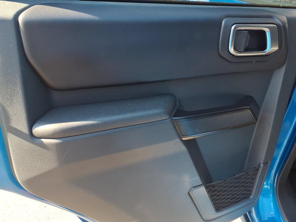 Used 2025 Ford Bronco Badlands AWD/4WD image 12