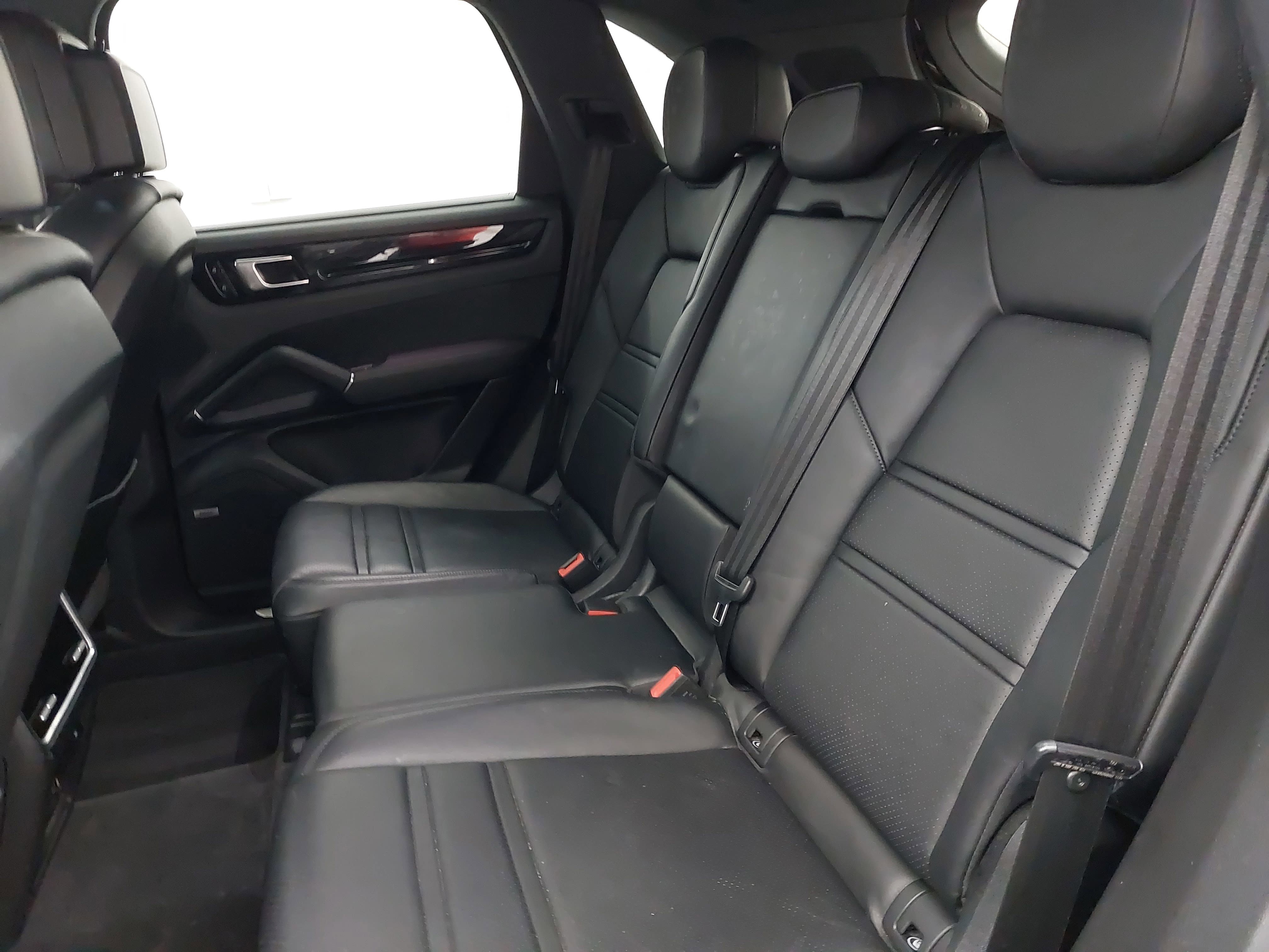 Certified 2019 Porsche Cayenne S AWD/4WD image 16