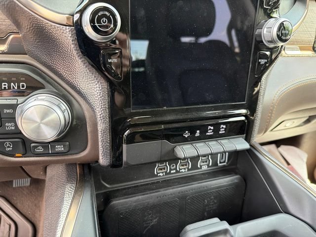Used 2025 RAM 1500 Limited w/ Off Road Group AWD/4WD image 18